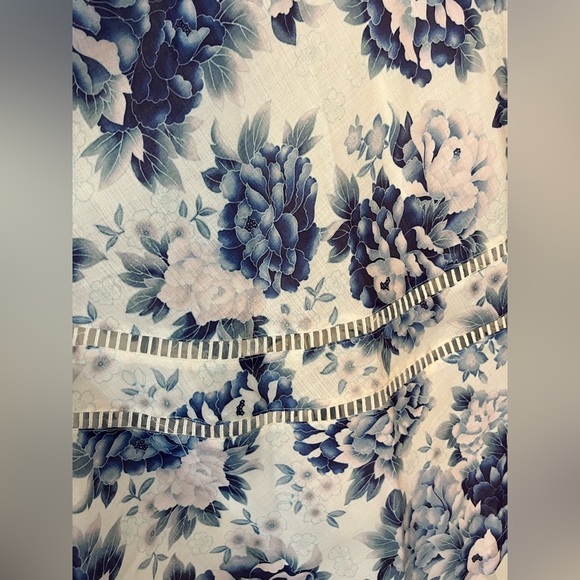 Elliatt Flourish Blue Floral Print Midi Dress - Picture 5 of 5